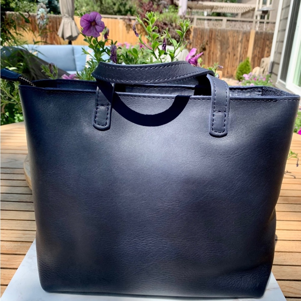 Portland leather navy medium cross body